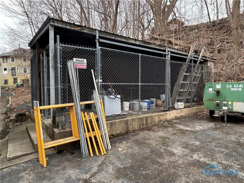 More Photos Of 446 N Wood St, Fremont Warehouse For Sale