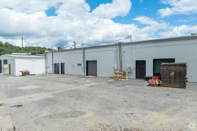 More Photos Of 1951-1955 Canton Rd, Marietta Warehouse For Lease