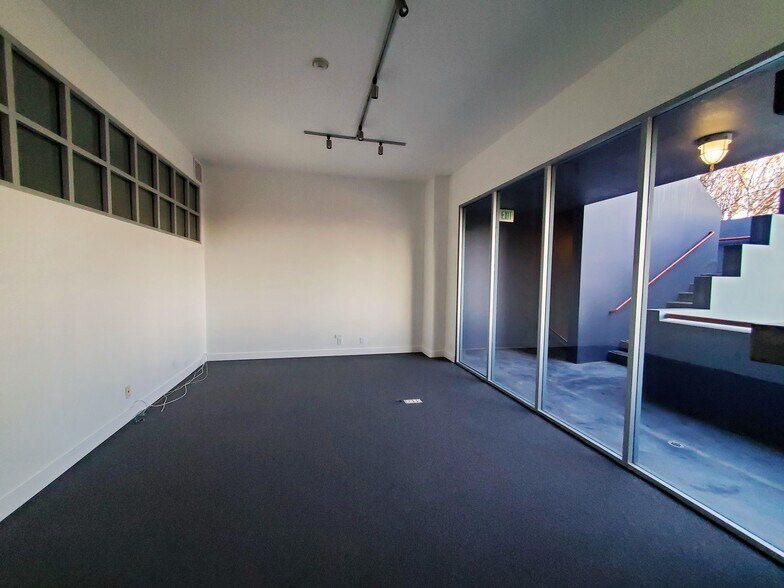 More Photos Of 11426 Ventura Blvd, Studio City Loft Creative Space For Lease