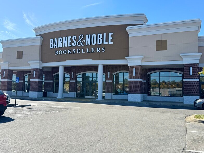 More Photos Of 1900 N Dixie Hwy, Elizabethtown Unknown For Sale