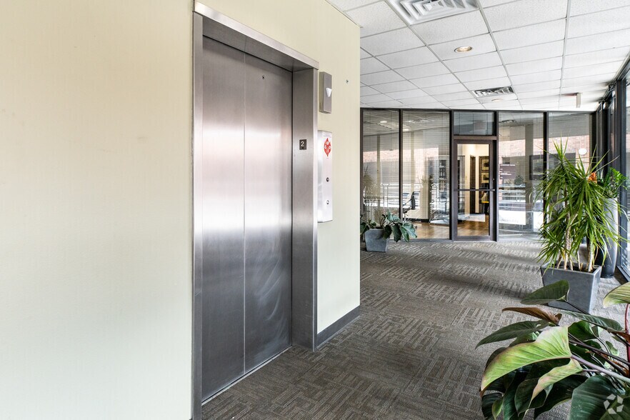 More Photos Of 4201 Bee Caves Rd, Austin Medical For Lease