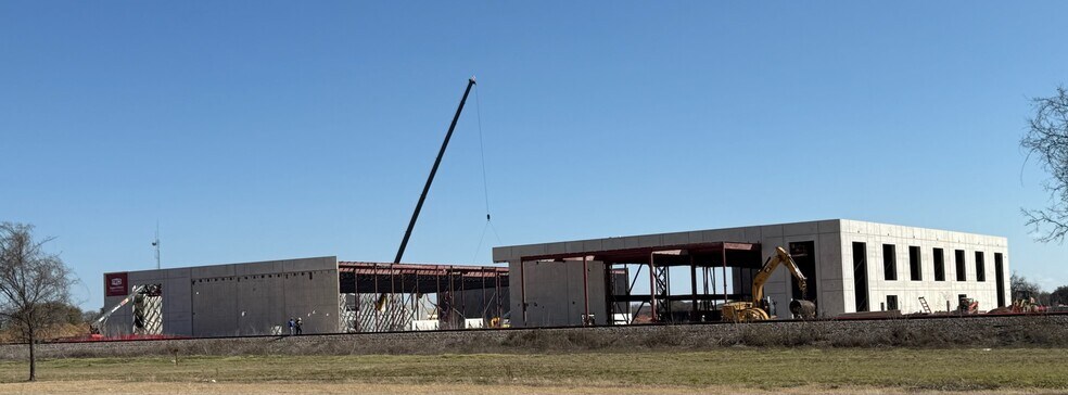 More Photos Of SWC Interstate Highway 35E & East Crestview Drive, Lacy-Lakeview Land For Sale