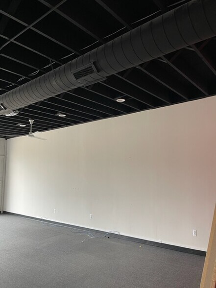 More Photos Of 4314-4320 Rochester Rd, Royal Oak Unknown For Lease