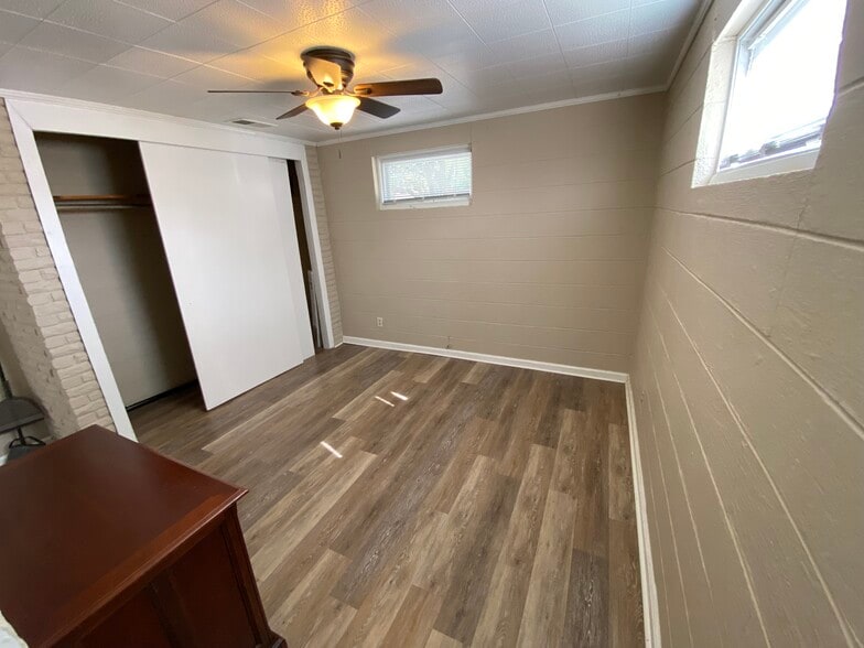 More Photos Of 702 McKinley Ave NE, Huntsville Office Residential For Sale