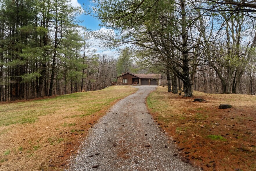 More Photos Of 3085 Kaolin Rd, Cobden Land For Sale