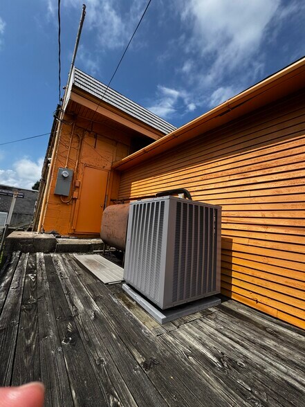 More Photos Of 401 W Dominick St, Rome Restaurant For Sale