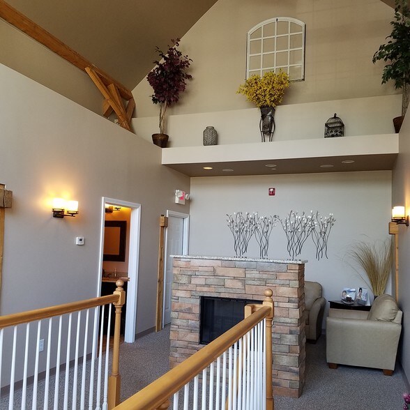 More Photos Of 401 Daniel Webster Hwy, Merrimack Storefront Retail Office For Lease