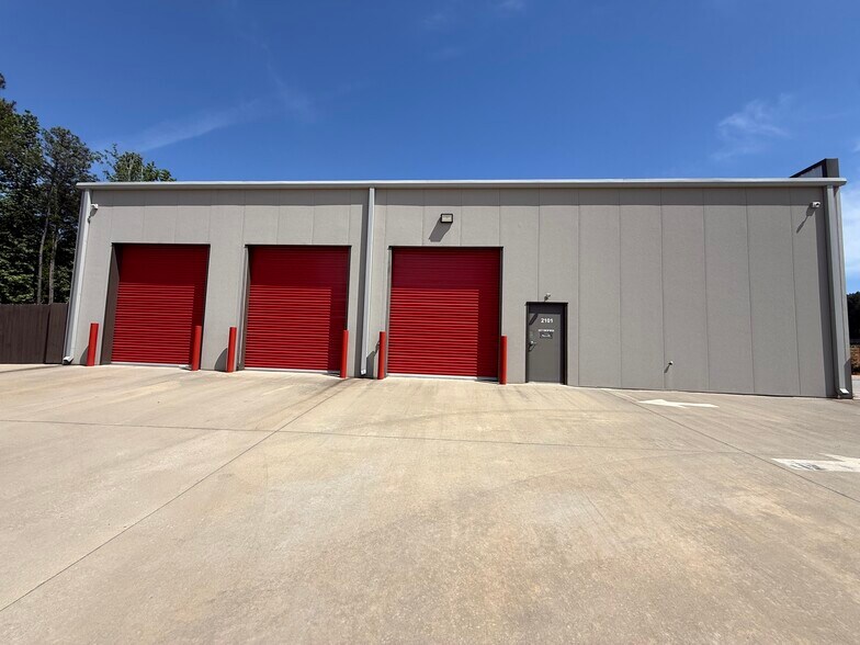 More Photos Of 2101 Dogwood Industrial Cir, Conyers Warehouse For Sale
