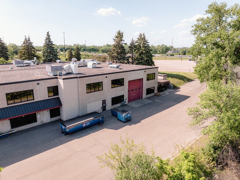More Photos Of 7945 Wallace Rd, Eden Prairie Manufacturing For Lease