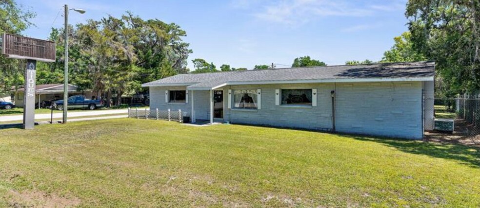 More Photos Of 1340 Howell Ave, Brooksville Office For Sale