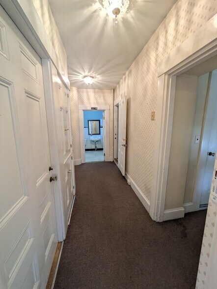 More Photos Of 44 Penobscot St, Bangor Apartments For Lease