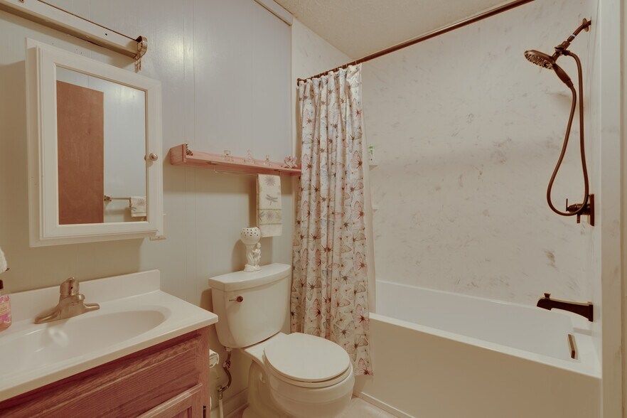 More Photos Of 11 Mountainside Dr, Berkeley Springs Specialty For Sale