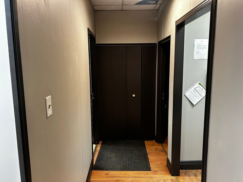 More Photos Of 1151-1181 Parisien St, Ottawa Warehouse For Lease