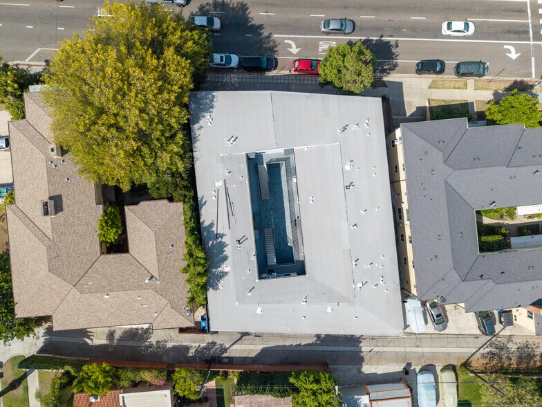 More Photos Of 5810 San Vicente Blvd, Los Angeles Apartments For Sale