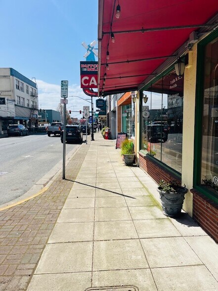 More Photos Of 1911 2nd St, Tillamook General Retail For Sale