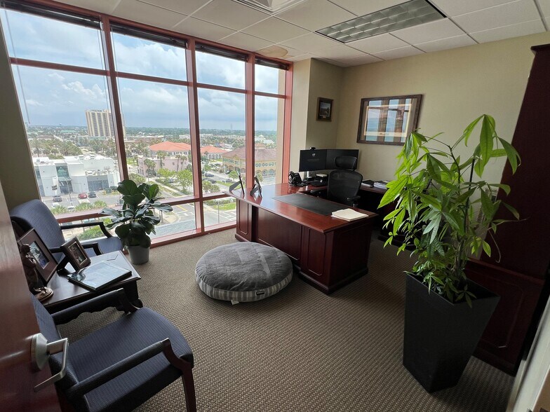 More Photos Of 320 1st St N, Jacksonville Beach Office Residential For Sale