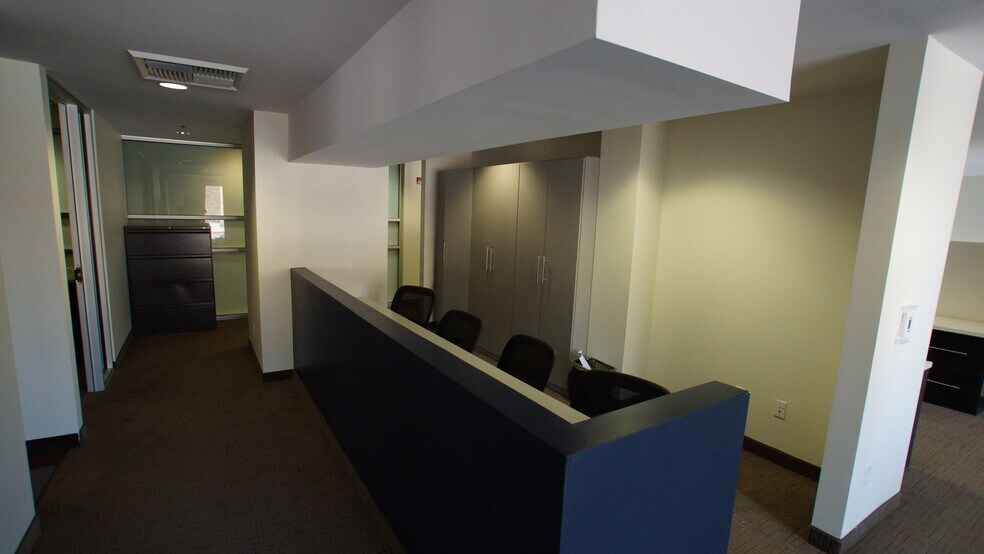 More Photos Of 500 S Palm Canyon Dr, Palm Springs Office For Lease
