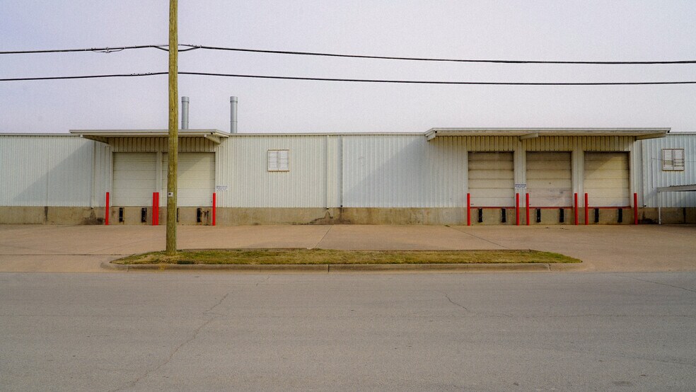 More Photos Of 3801 Cockrell Ave, Fort Worth Manufacturing For Lease
