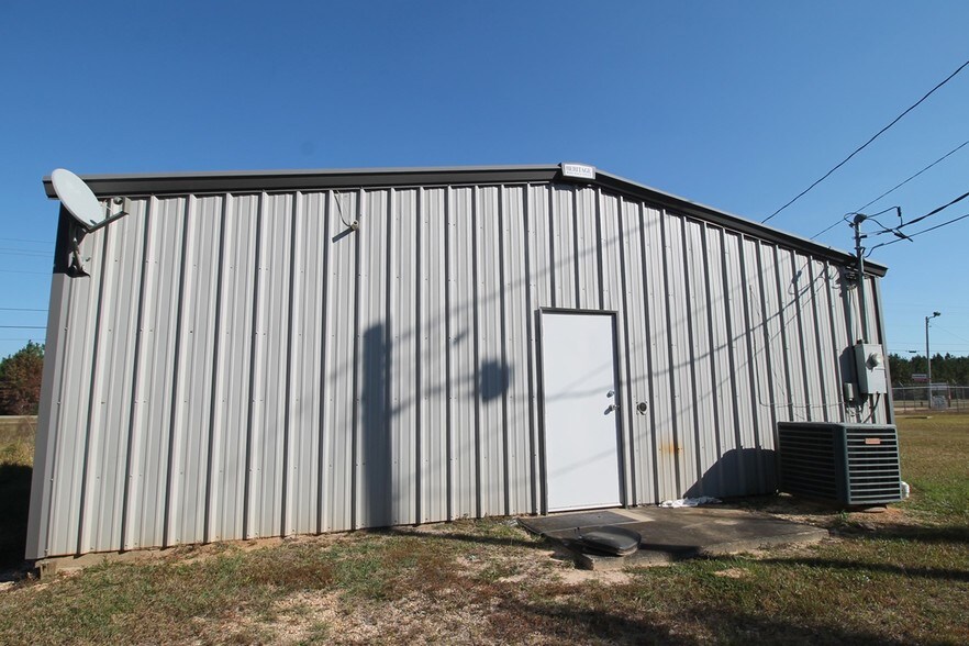 More Photos Of 3207 Highway 63 S, Lucedale Storefront Retail Office For Sale
