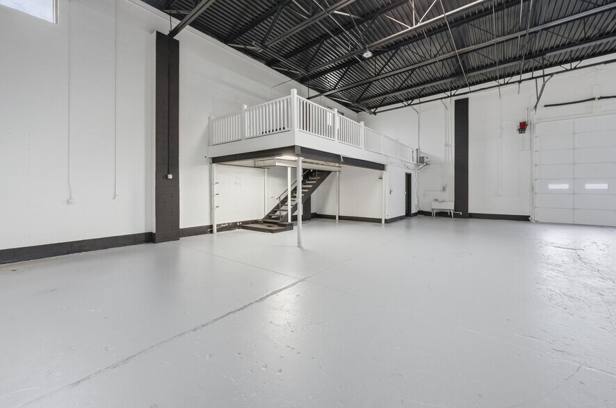 More Photos Of 173 Amboy Rd, Morganville Land For Lease