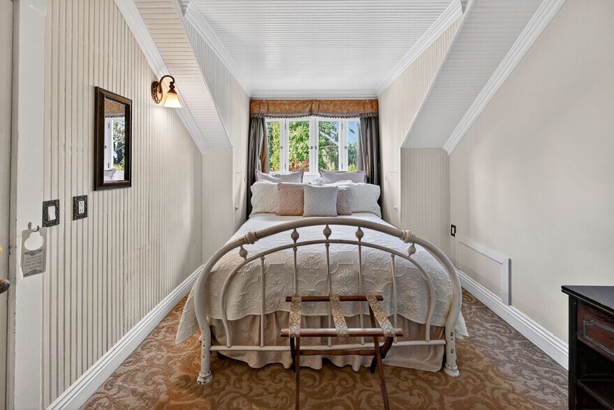 More Photos Of 620 El Salto Dr, Capitola Hospitality For Sale