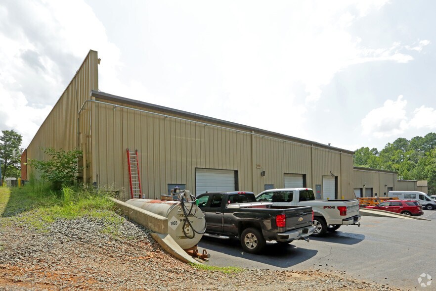 More Photos Of 3200 Glen Royal Rd, Raleigh Showroom For Lease