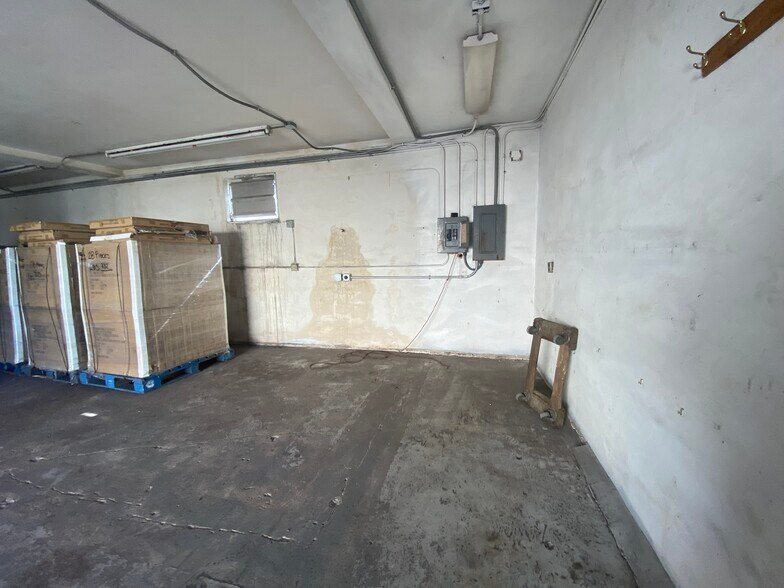 More Photos Of 2126 Collins Ct, Hollywood Refrigeration Cold Storage For Lease