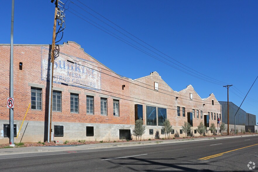 More Photos Of 254 W Broadway Rd, Mesa Distribution For Lease