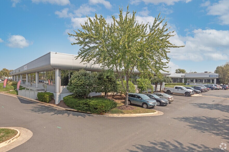 More Photos Of 14012-14018 Sullyfield Cir, Chantilly Medical For Lease