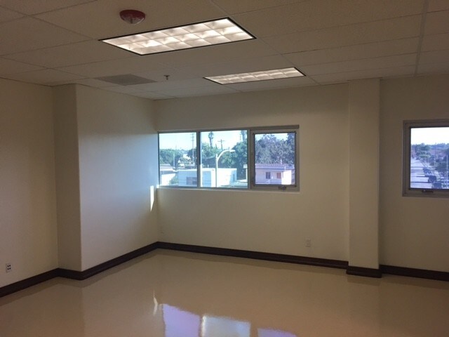 More Photos Of 2069 W Slauson Ave, Los Angeles Office For Sale