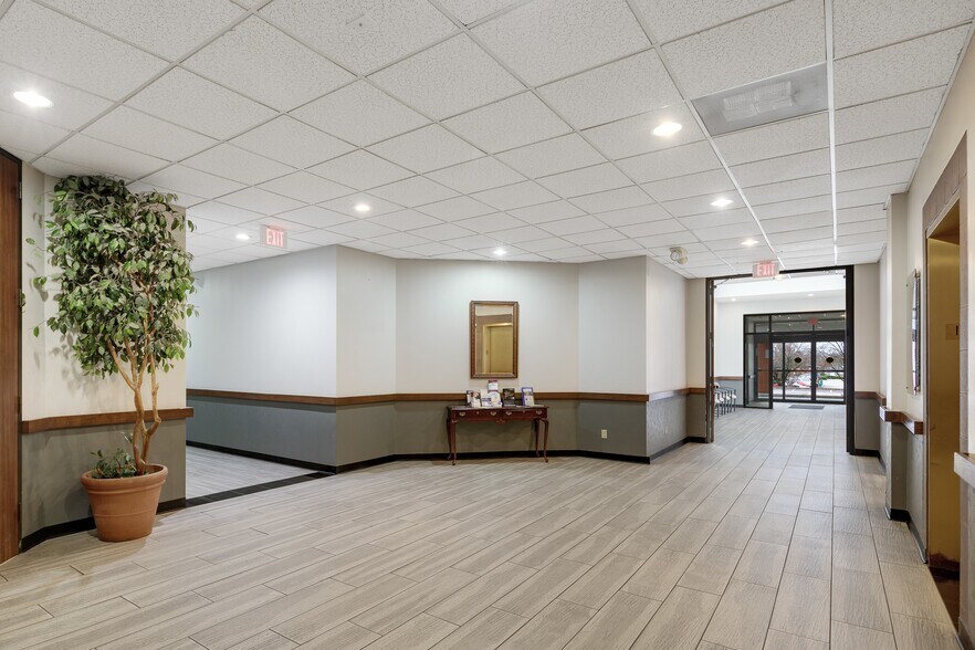 More Photos Of 6570 Stage Rd, Bartlett Medical For Lease