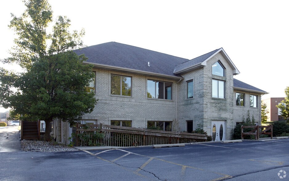 More Photos Of 10729 Coldwater Rd, Fort Wayne Office For Sale
