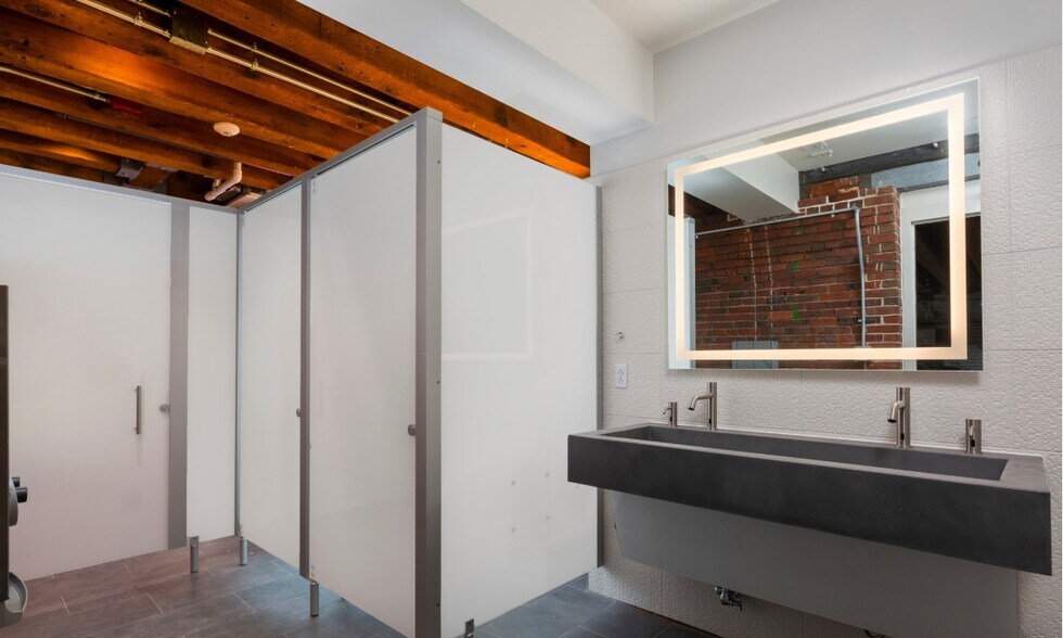 More Photos Of 66 Long Wharf, Boston Office For Lease