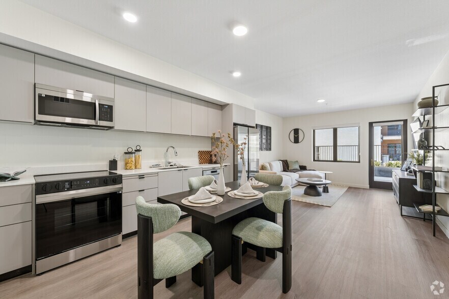 More Photos Of 127 W Pomona St, Monrovia Apartments For Lease