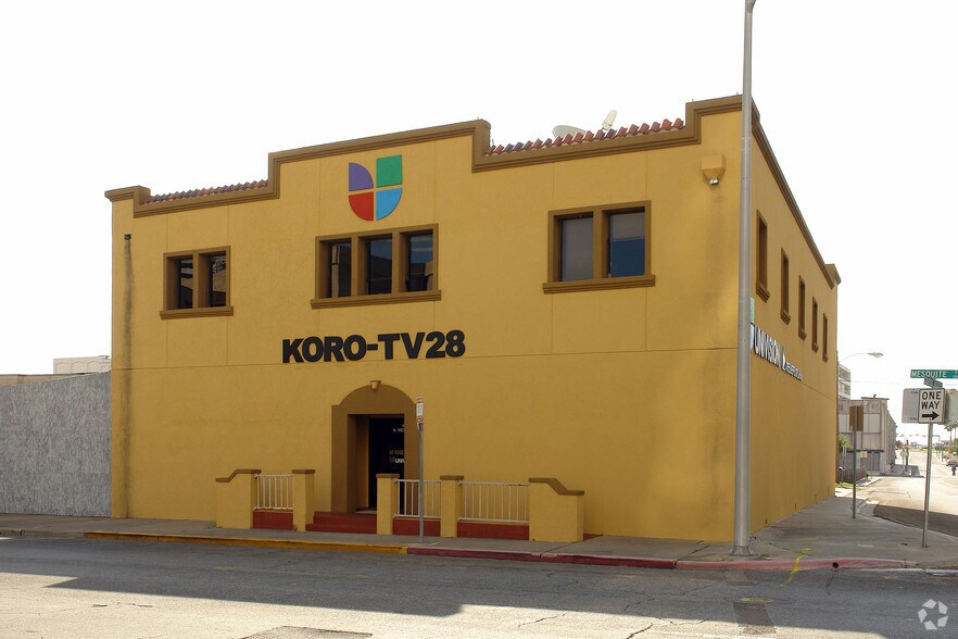 More Photos Of 102 N Mesquite St, Corpus Christi Office For Sale