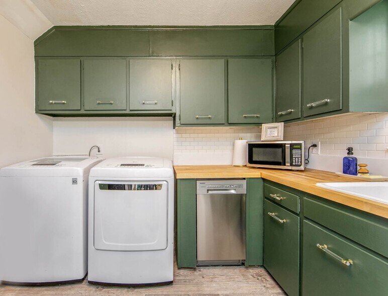 More Photos Of 812-830 Pilot Ave, Fayetteville Multifamily For Sale