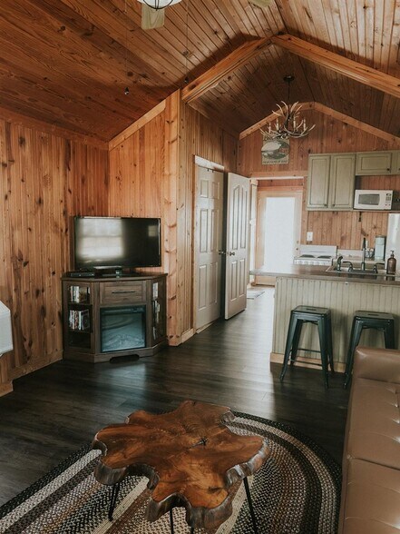 More Photos Of 896 Wilderness Rd, Mammoth Cave All Leisure For Sale