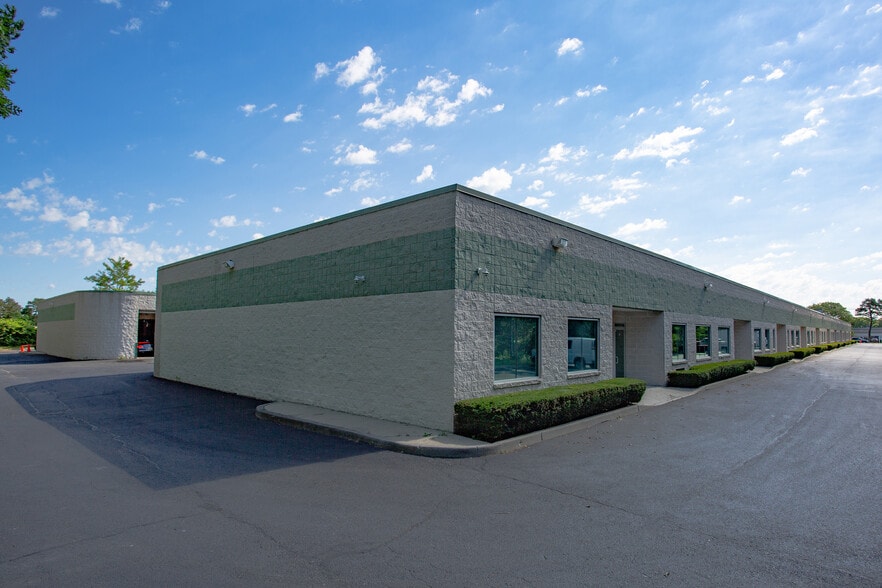 More Photos Of 850 Lincoln Ave, Bohemia Warehouse For Lease