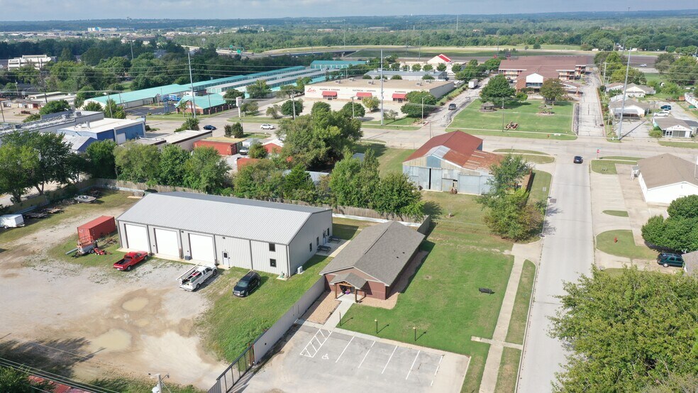 More Photos Of 2320 Beverly Hills St, Norman Warehouse For Sale