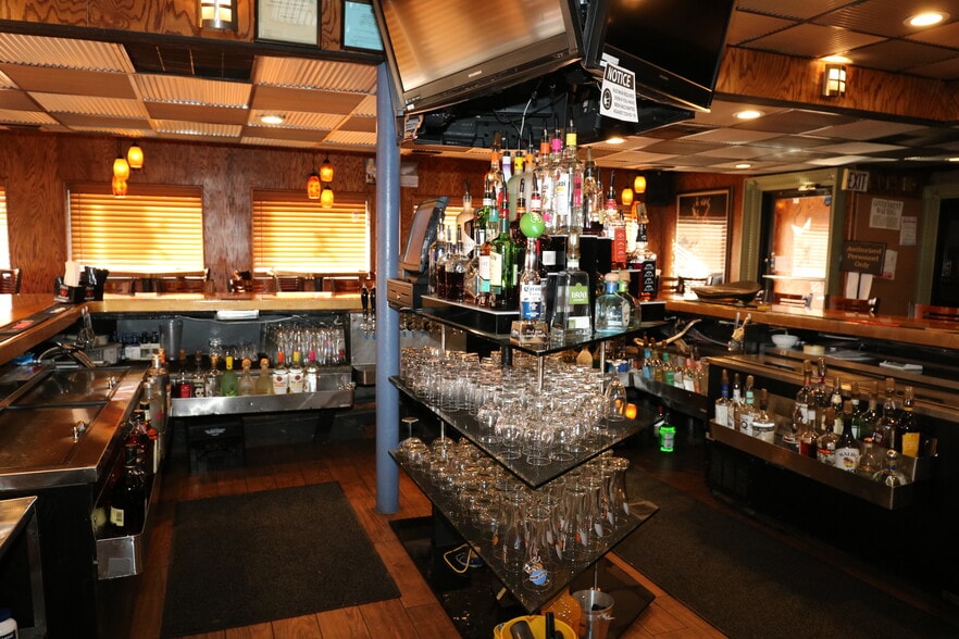 More Photos Of 1730 Goodman St, Rochester Bar For Sale