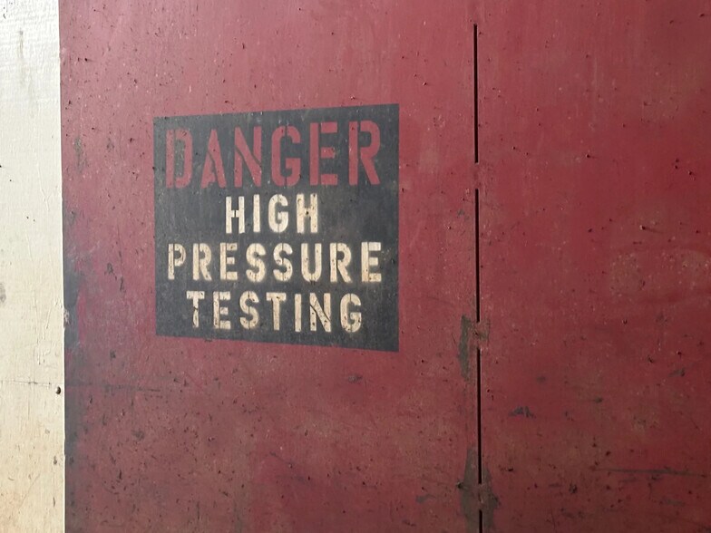 More Photos Of 5066 Owan Industrial Park Dr, Williston Warehouse For Lease