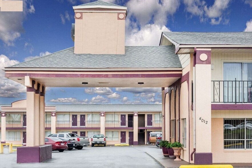 More Photos Of 4012 N State Line Ave, Texarkana Hotel For Sale