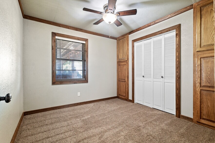 More Photos Of 622 Darwin Rd, Sunset Land For Sale