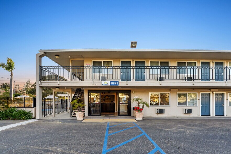 More Photos Of 839 E Main St, Santa Maria Hotel For Sale