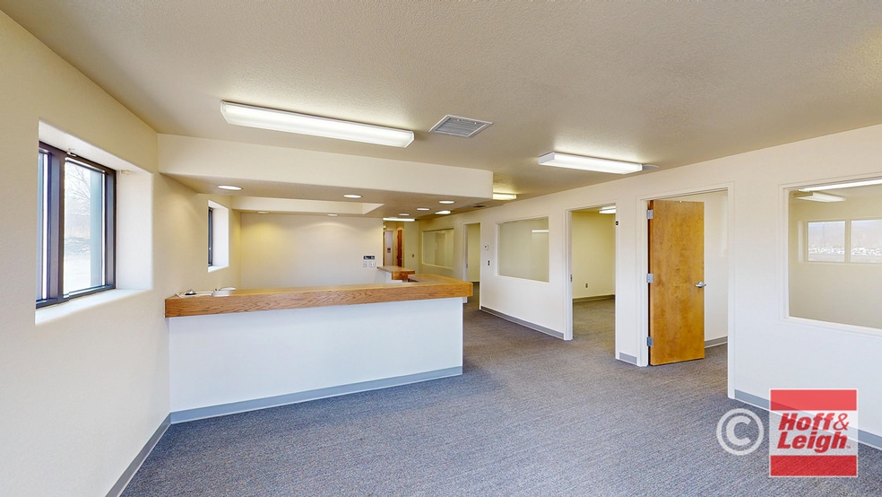 More Photos Of 4605 Town Center Dr, Colorado Springs Warehouse For Lease