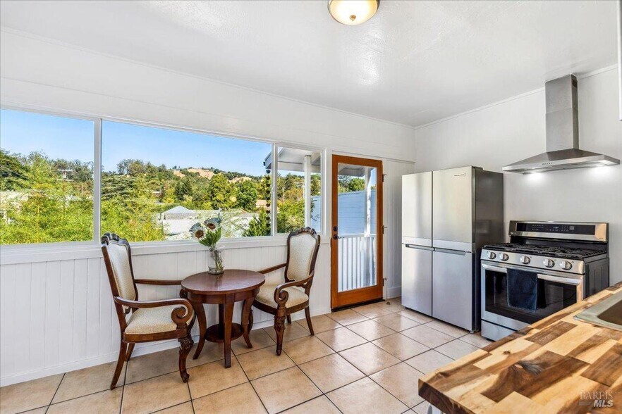 More Photos Of 2 Willow Ave, Fairfax Apartments For Sale