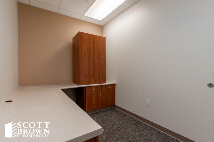 More Photos Of 2700 Village Pky, Highland Village Office For Lease