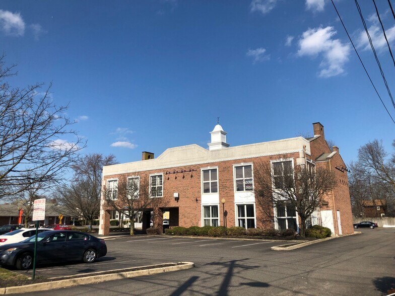 More Photos Of 375 Deer Park Ave, Babylon Medical For Lease