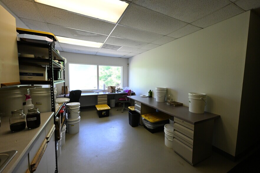 More Photos Of 2020 Murrell Rd, Rockledge Manufacturing For Lease