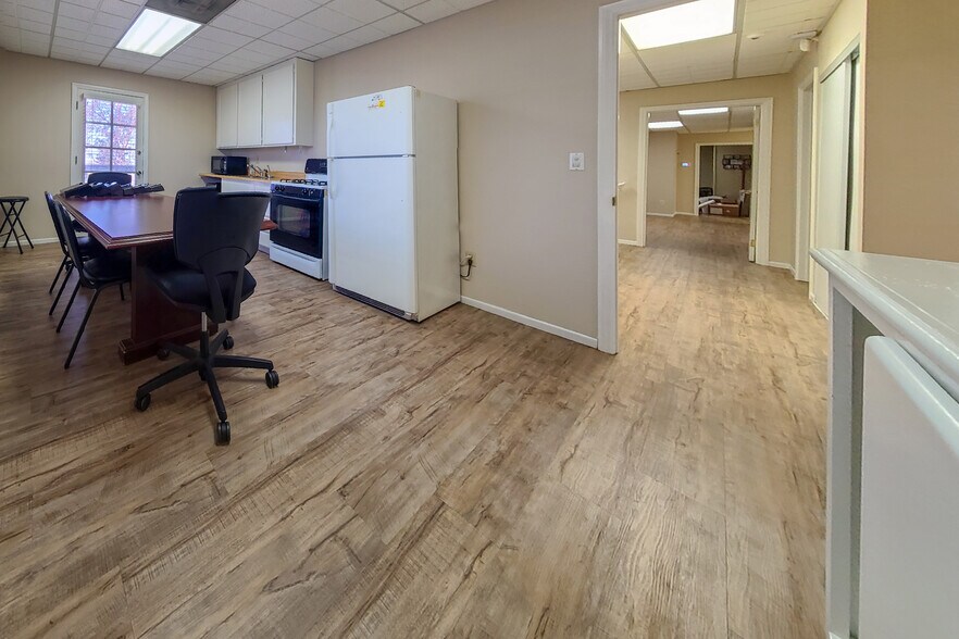 More Photos Of 1344 W 6th St, Corona Office For Sale